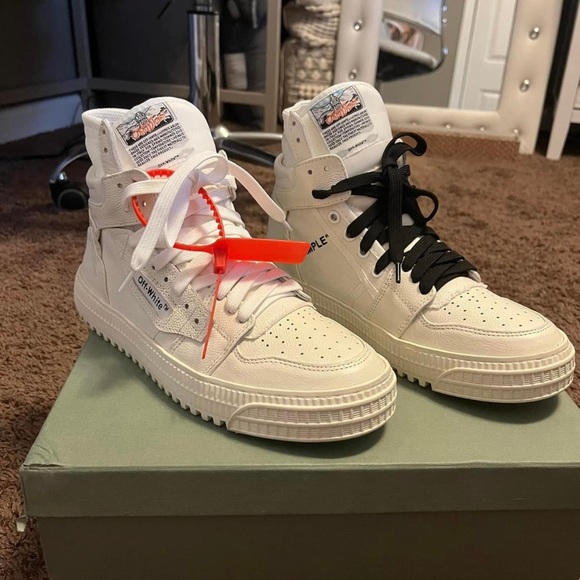 Off-White Sneakers - Picture 1 of 3